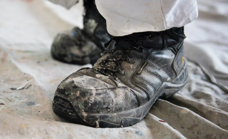 Cara Membersihkan Sepatu Safety